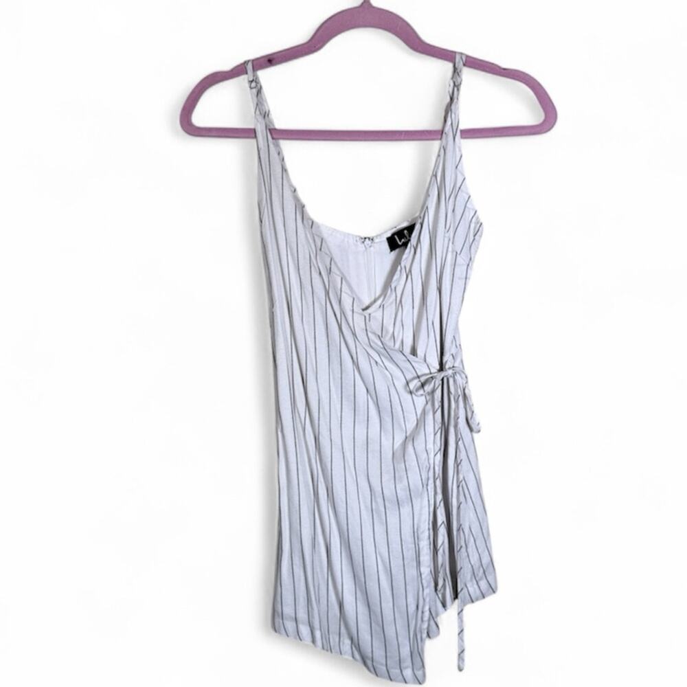 Lulus White Grey Striped Sleeveless Romper Womens XS Wrap Style Mini Summer Vaca